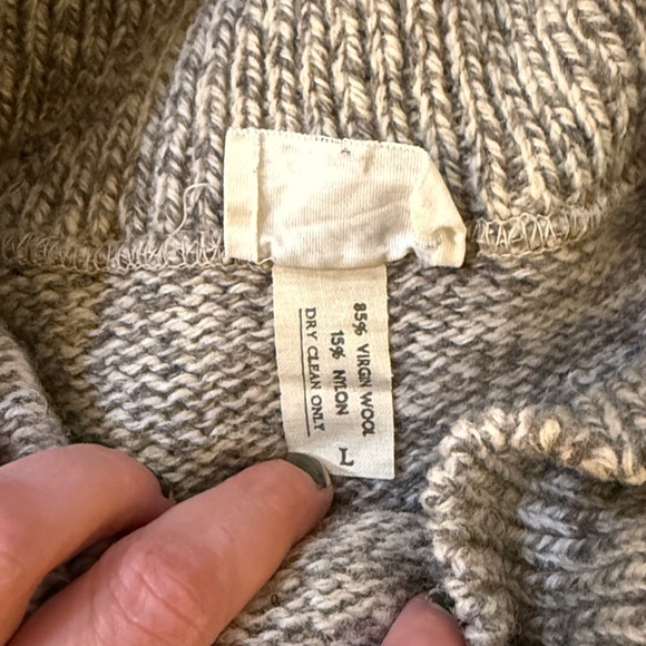 Vintage Gray Knit Sweater - Picture 5 of 5